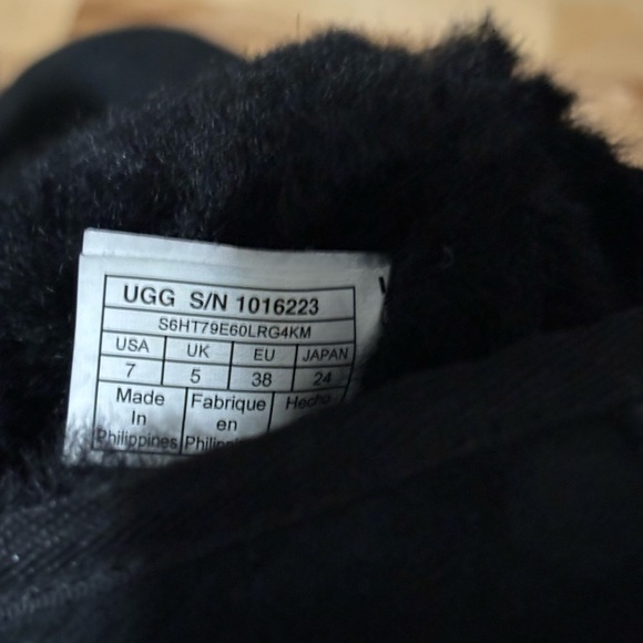 UGG black boots size 7 mid guc 💫 - Picture 10 of 10